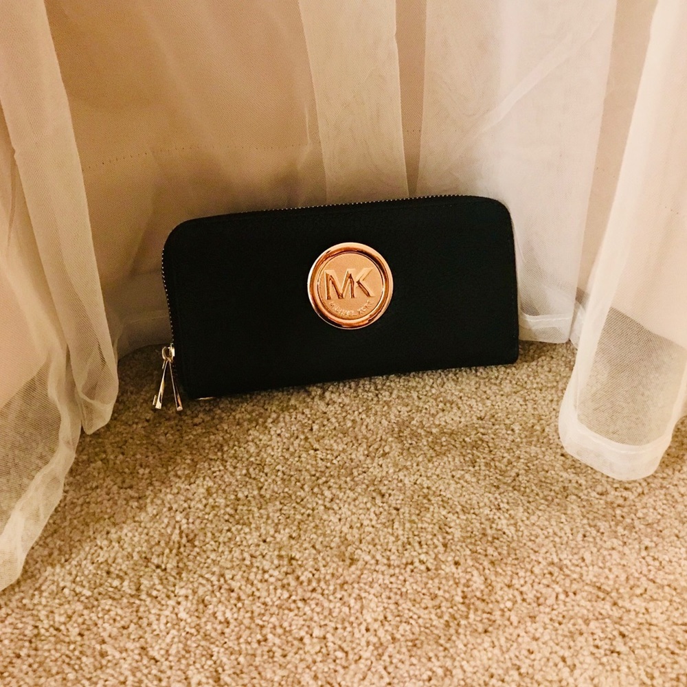 Faux Michael Kors Wallet